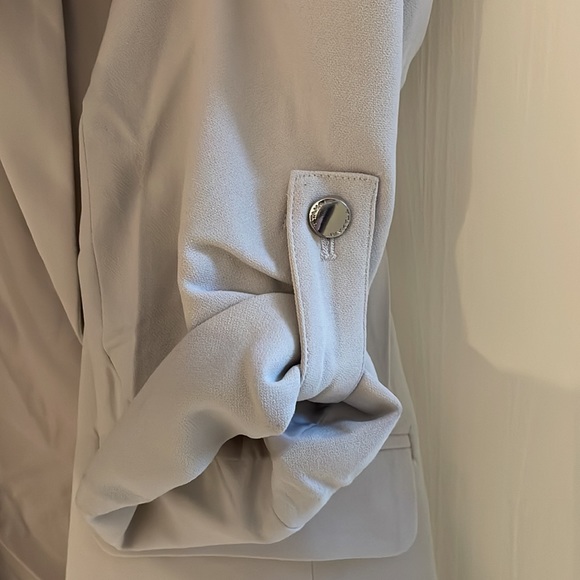 NWT Tahari Cuffed Sleeves Open Front Blazer in Stone/ Light Gray in size Large - Picture 6 of 9